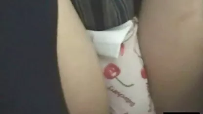 U blizini ukrašenog claccic porno božićnog drvca, đak je čestitao svojoj voljenoj nadolazećoj Novoj godini