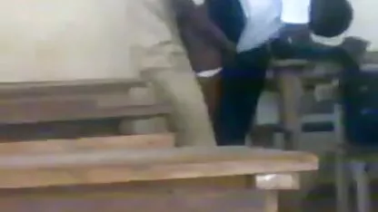 Napuhao sam susjedu u bazenu i redtup xxx odveo me u spavaću sobu