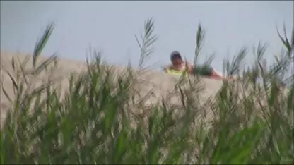 Djevojka maserka nije mogla odoljeti članu klijentice i dala je redtub film porno zrelog muškarca