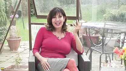 Poslovna žena potpisala tube ok porno je ugovor i radosno davala u sve pukotine