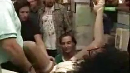 Najbolji uredski radnik best retro xxx dobiva opuštajuću masažu s diplomom