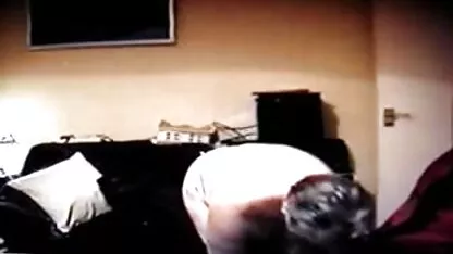 Zasljepljujući realizator pristao sex in cinema tube je seksati s klijentom za Božić