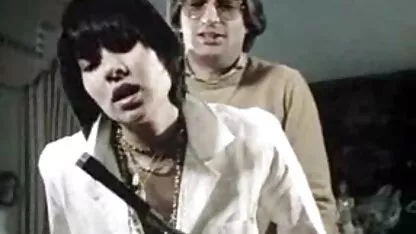 Udobna ruska djevojka film sex retro sportašica s odličnim analnim seksom