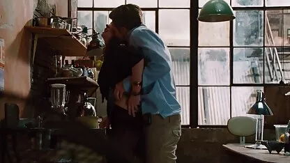 Nije dozvolio da se sočna brineta masturbira i besramno jebe u besplatni pormo filmovi dupe