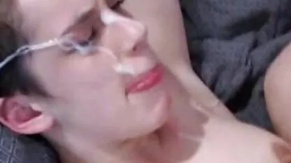 Bradati dečko očistio je djevojčicu malo vintage porno filmovi preraslu kapu