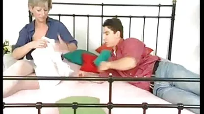 Dugo sex movis tube čekanje, hubby je jebao njegovu požudnu ženu