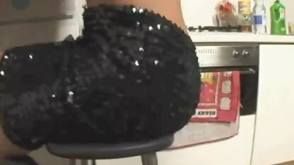 Ćelavi fre porno films barmen je jebeno tetovirao izdajnika na bilijarskom stolu