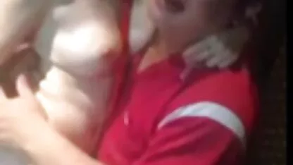 Dok je suprug porno filmovi vintage odlazio, prijatelj je uspio jebati suprugu pored bazena