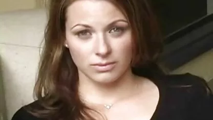 Dok momak gleda nogomet, kokoš mu se danish retro xxx daje prijatelju