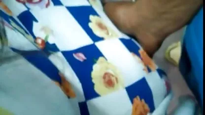 Glamurozna plavuša dala je tijesnom analnom da ga rastrga pian porno barmenu u odmaralištu