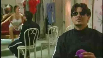 U mračnoj sobi lezbijske djevojke imaju seks bondage porno tube umjesto masaže