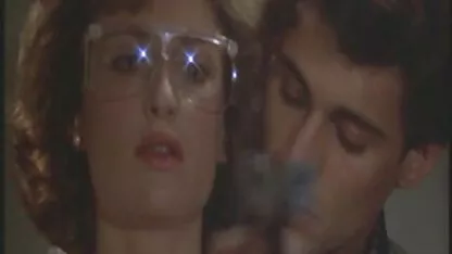 Mlada azijska maca nabijena članom porno tube v kavalira