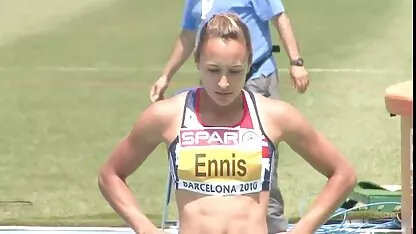 Kurva sarah young porno tube s ogromnim sisama kao poklon iz hotela