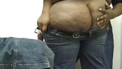 Crnac se film porno red tube odvezao kući i sjebao dvije gostujuće bijele djevojke