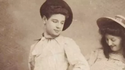 Crna ljubavnica razljutila je nogavicu s ogromnim mature anal film penisom