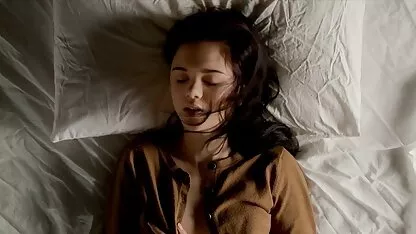 Vruća sluškinja voli gutati guste sperme svog tube erotic film gospodara