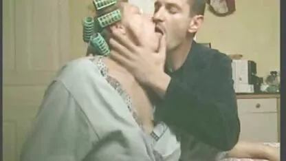 Brineta s intimnom frizurom strastveno arab porno tube se jebala s prijateljicom nakon romantične večere