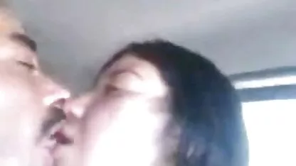 Donio je kući prekrasnu igraču i liznuo joj kapu debelim pijetalom sex porno tube