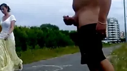 Crni član osiguravajućeg agenta upao rapetub xxx je u probušenu pičku bijelog mladića