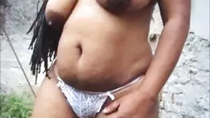 Učiteljica klavira osjetila je djevojčicu filmovi xxxx bez gaćica