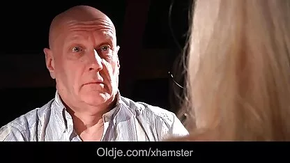 Učitelj je učenici dao lizanje kape tube 2015 porn i sagnuo se u učionici s rakom