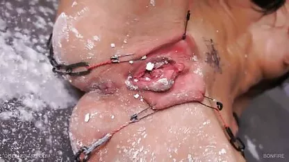 Djevojka na plaži s trenerom porno filmovi babe završava igru ​​puhanjem