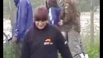 Mladi muškarac voli sperma na vitkim filme porno 1985 nogama svoje žene