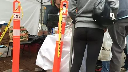 Kurva u zečjem kostimu filme porno free gratis susreće svog supruga s posla