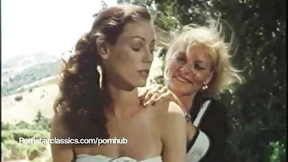 Prsata brineta zadovoljava snažnog trenera s puhanjem grla porno tube hotel u teretani