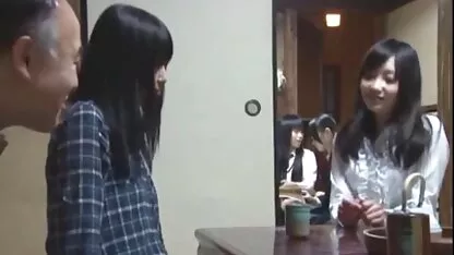 Crni kavalir zasadio je ogroman penis u nježnoj rape tube film pički azijske drolje