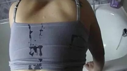 Maser rape vintage xxx je pod tušem jebeno jebao luksuznog klijenta i lice joj ispunio spermom